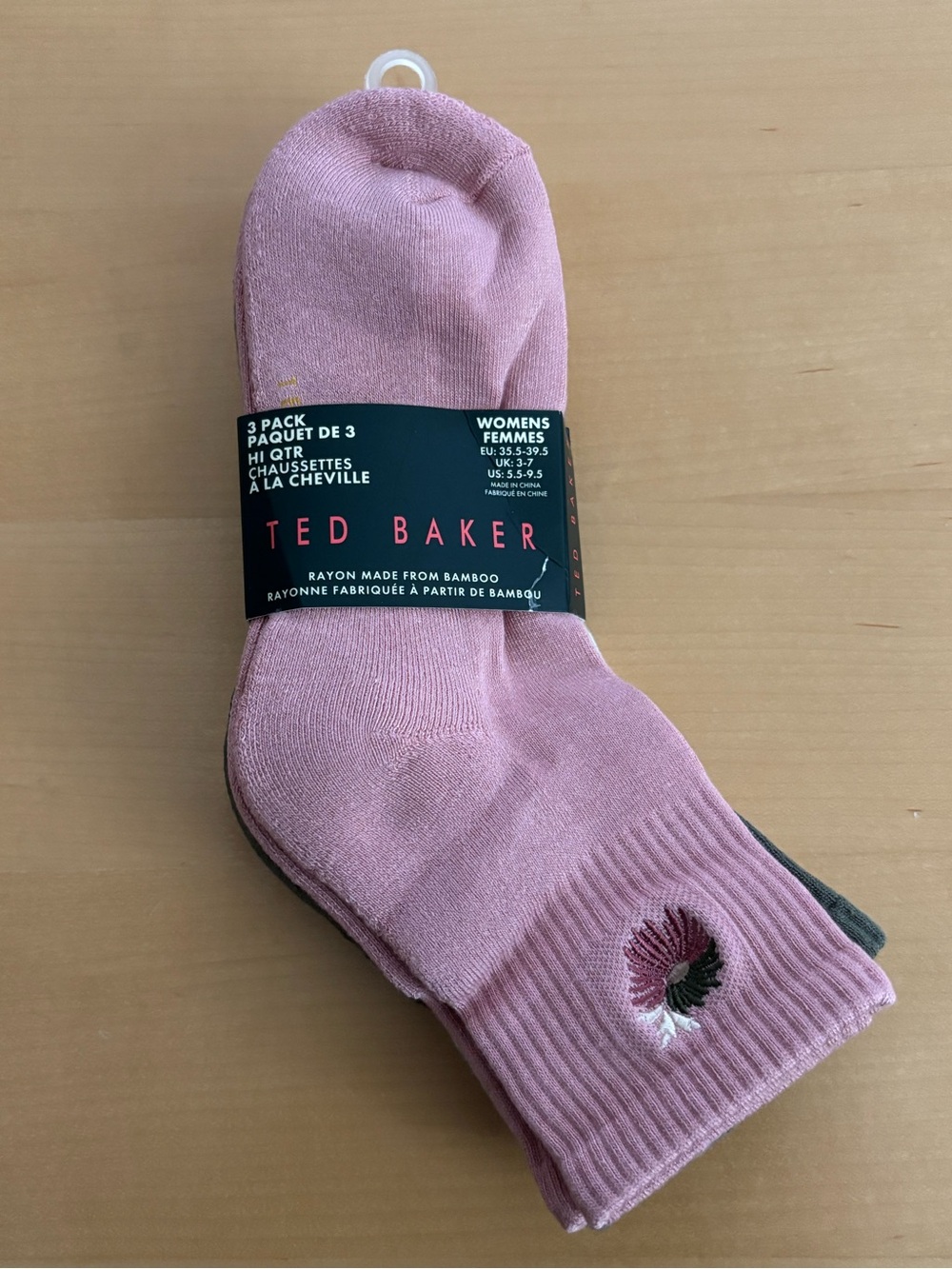 NWT Ted Baker 3-Pack Floral Embroidered Crew Socks - Picture 4 of 5